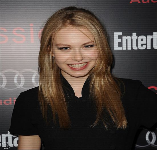 #isi lasa capu pe umaru lui si adoarme =))) *sorry dar trebuie sa ies gn :3*