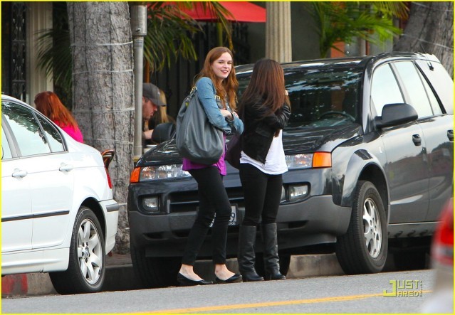 2duw207 - Brenda Song