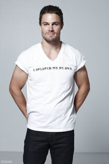 Stephen Amell (1)
