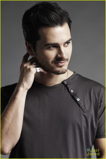 Michael Malarkey (1) - Michael Malaerkey