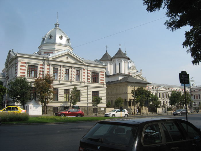 spitalul Coltea; ridicat in 1706 de Mihail Cantacuzino - 1836 reconstruit

