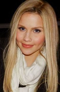 Aa ce? Nimeni, am fost la dentist scuze