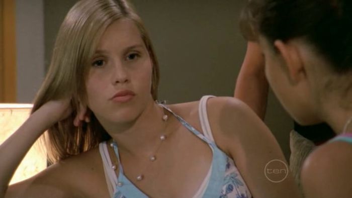 Stiu ca esti politista, dar asta nu iti da dreptul sa ma interoghezi *rade*