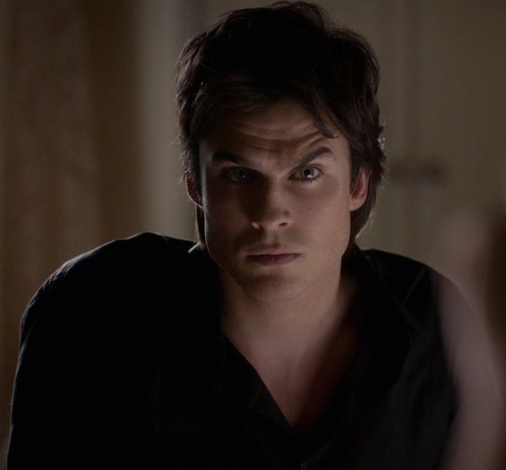 *ridica o spranceana* Inteleg..Atunci o bere?