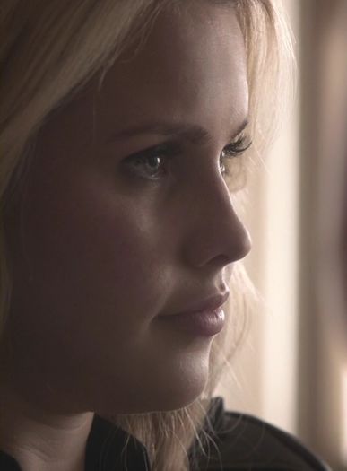 Trageai cu urechea? How rude *spune cu dispret*