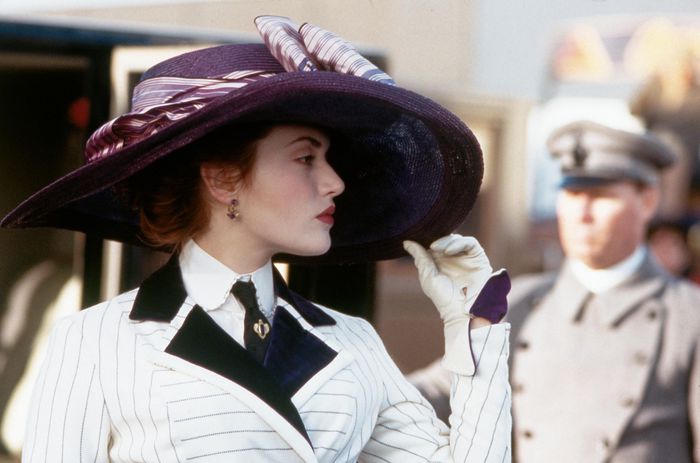 still-of-kate-winslet-in-titanic-(1997)-large-picture - Kate Elizabeth Winslet
