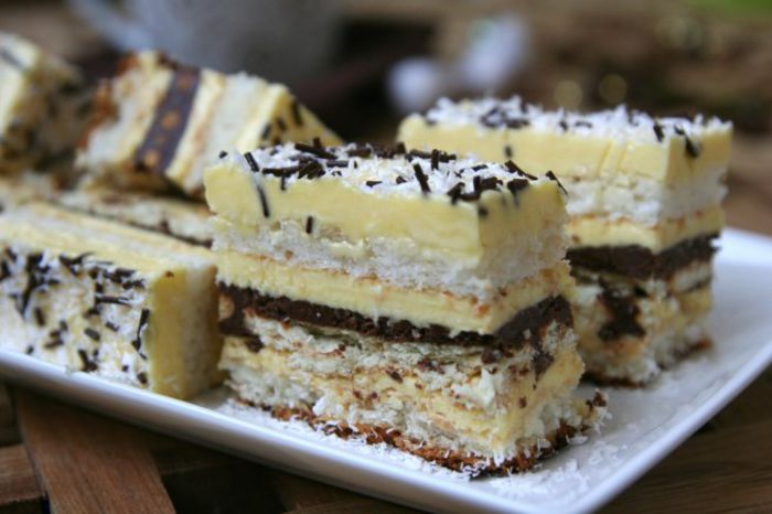 Prajitura de vis - Platouri cu dulciuri