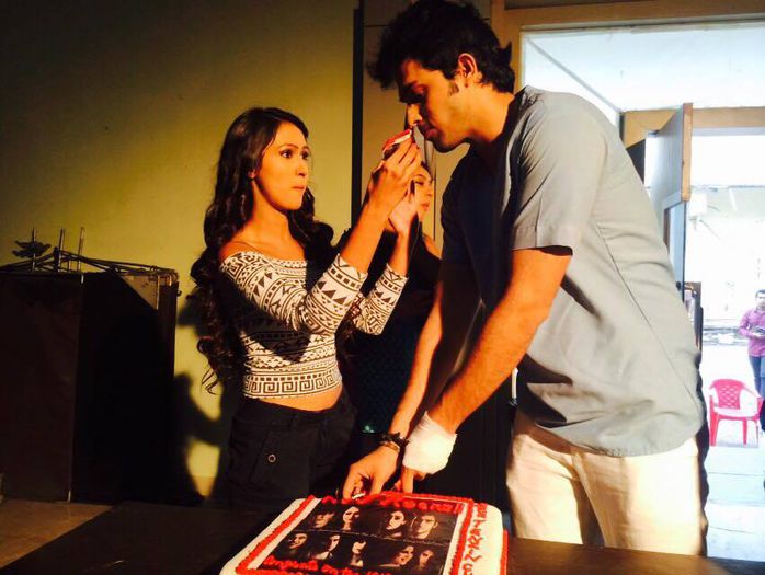 10678844_953164548046981_6905115843926178366_n - Kaisi Yeh Yaariaan Cum e prietenia