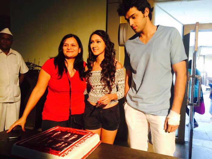 10847892_953164848046951_516544134825256954_n - Kaisi Yeh Yaariaan Cum e prietenia
