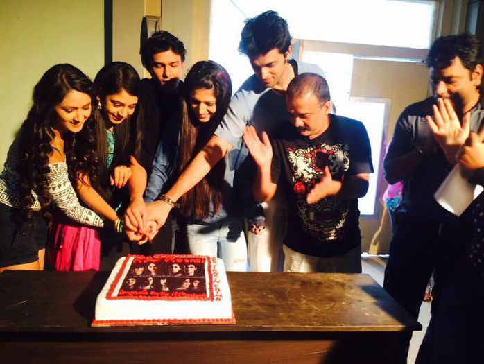 10858466_953164868046949_31151826520998971_n - Kaisi Yeh Yaariaan Cum e prietenia