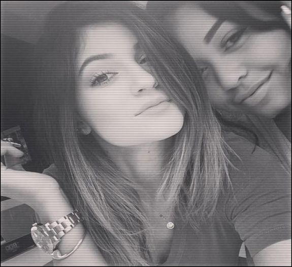 ⊿◤;. [cl]m`am indragostit .. ca o idioata .. am fost odata la un party si era cel mai frumos tip; din toata incaperea aia .. si am inceput sa iesim si chestii .. pana cand a devenit gelos si posesiv si se purta de parca nu mai am voie sa vorbesc cu niciun alt barbat
