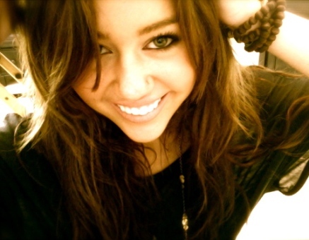 miley-cyrus-happy - biografie miley cyrus