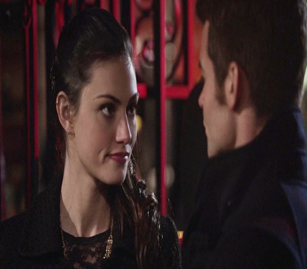 ✿ - *se uita in ochii lui* Ce e cu tine azi?