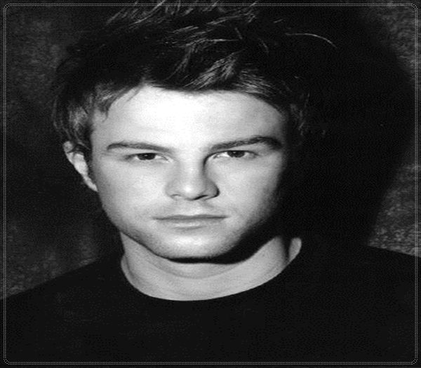 *se evapora dupa ea*=)))#Tatia.