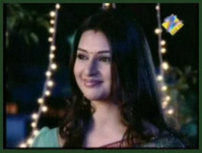 UNETCKVQJARNXLGQAUC - Divyanka Tripathi
