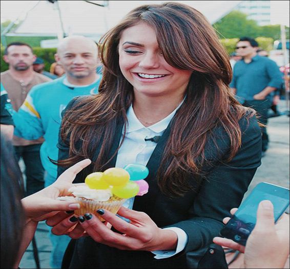 ;_ Eu ii vreau pe aia de la borcan, comestibilii...#kol=))))