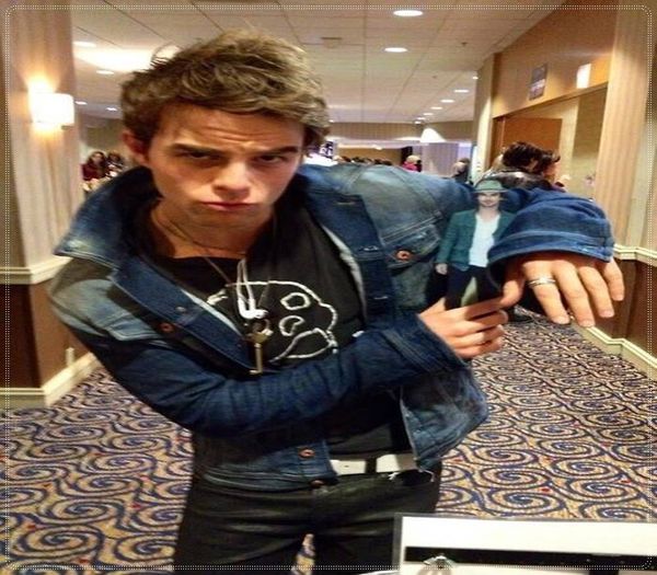 ;; clk Ce Craciun ca inca n-a venit=)))))))+Io n-am zis nimic, doar sa nu-mi mai zici tu mie sa tac=; #Tatia. Crede-ma...nici eu nu mai inteleg ce vorbim aici=))))))#Damon.
