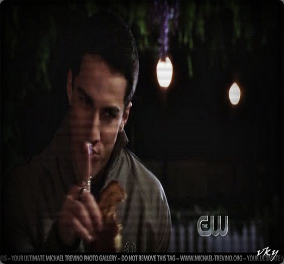 ▬ ❝#Hayley... Heya!... |cu gura plina| Thx`s... Vrei?...