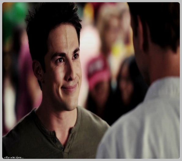 ▬ ❝Pentru ca o sa`i arat cui trebuie, nu la toata lumea... =))))