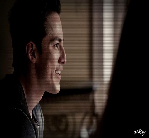 ▬ ❝Se pare ca acel lucru special, nu e atat de special...[cl]; Se pare ca iubita mea aproape si`o tra;;ge cu #Klaus prin baie... |rade scurt si sec|=))))
