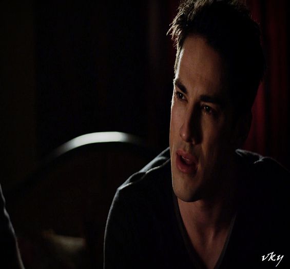 ▬ ❝|isi baga mana pe sub c;;;ru ei si se pip;aie pe pantaloni| Nu sunt mu;;iere...[=))))