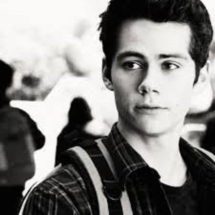 NU! :o ; ea ma considera un frate. ;-j