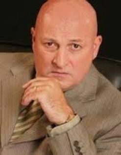 Nu tin cu ``aia``, dar o inteleg! si decat sa ``suporti`` atatea mai bine pleci si ne lasi pe noi sa; fim fericiti.
