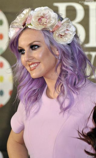214352-perrie-edwards-diapo-2 - perrie edwards