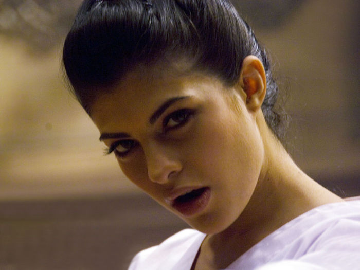 Da. In sfarsit poti face si tu un lucru bun...pleaca :H