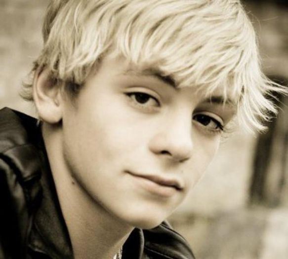 600full-ross-lynch - Ross Shor Lynch