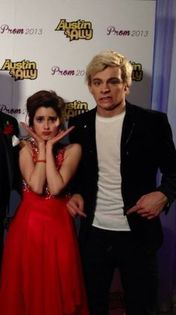 fbdce5375e5ff52d57c1aa19c096092c - Ross Shor Lynch