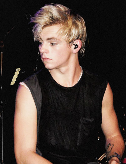 ross-lynch-1383503904