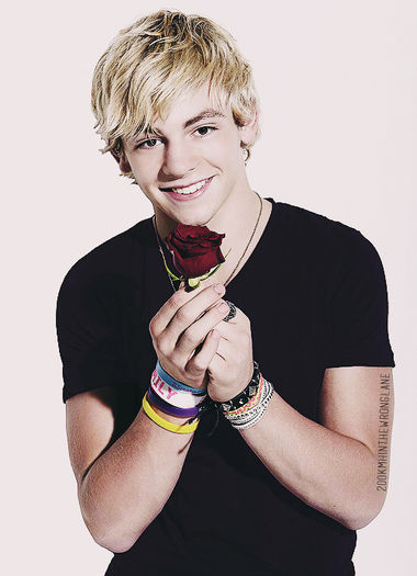 ross-lynch-1385730742