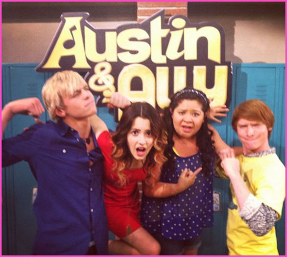 Ross-Lynch-Laura-Marano-Disney-Friends-For-Change