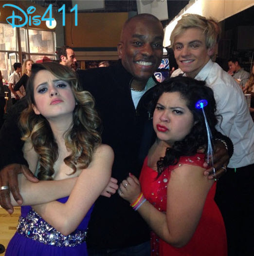eric-dean-seaton-raini-rodriguez-ross-lynch-laura-marano-jan-25-2014