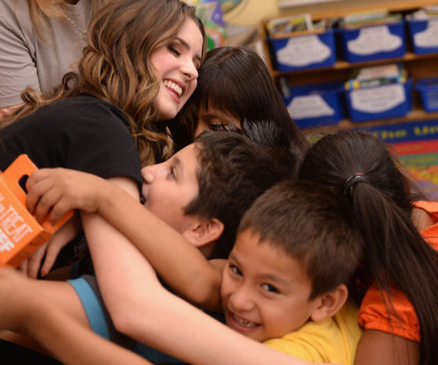 laura-marano-trick-or-treat-for-unicef-oct-1-2013-1