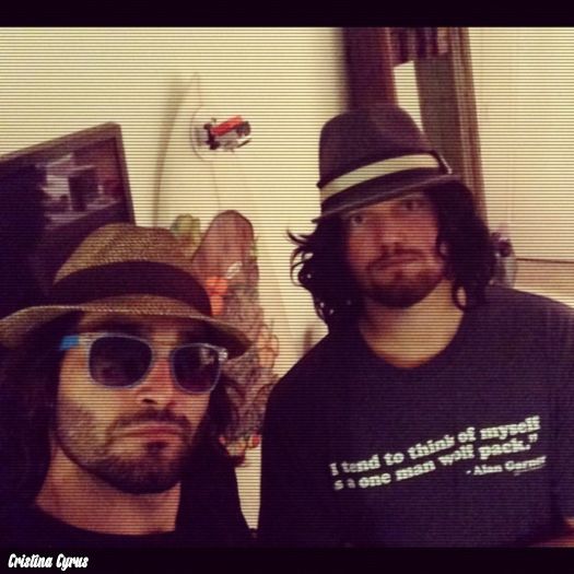 ➹❛ЯΛÐłØΛϾTłVƐ❜☂ Mersi, e nevoie de multă muncă pentru a o îngriji. CL; *își pune o pereche de ochelari și o pălărie ip, bea din sticlă* Vrei și tu ? :p
