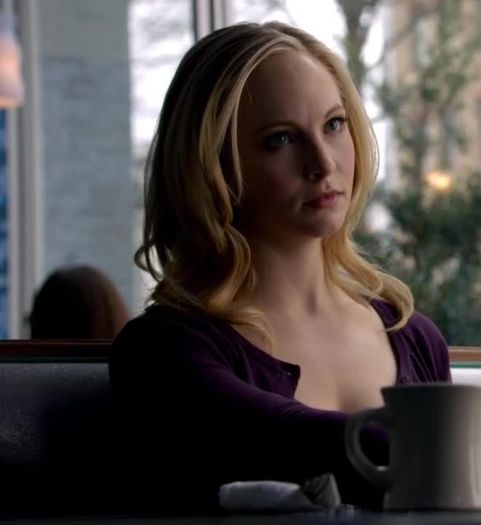 ᵔᴥᵔ -Explicaţile astea i le dai lui Klaus nu mie. Nu o să îi prea convină te asigur!