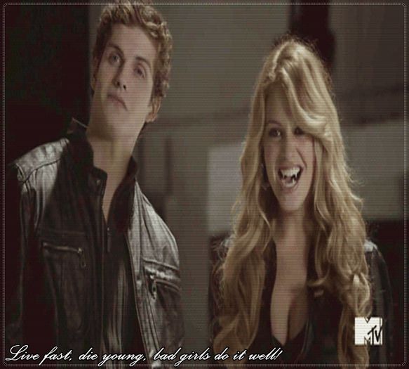 》Offff, degeaba ai accent misto ca m-ai plictisit cand ai deschis gura :( =)))) #Enzo. Sau nu..=))#D - here - episode 37 - done
