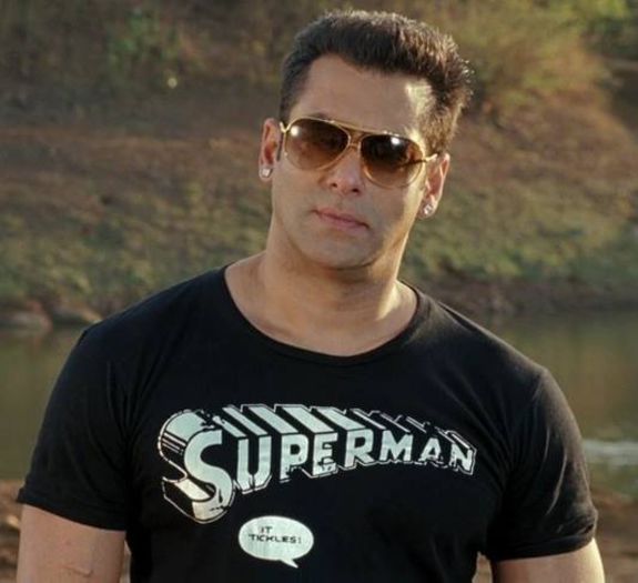 》*se uita confuz in jur* Maaai, unde sunt aici? Parca filmam o scena pentru un film :c =))))))))