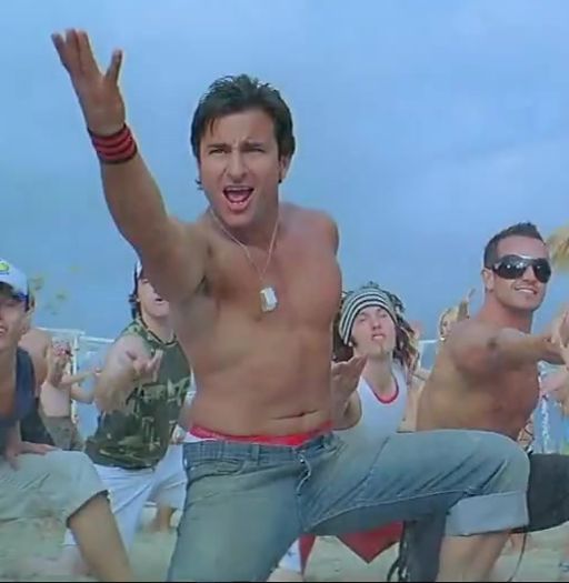 ✿ - *se pune in genunchi* Nu ma spune, te rogggg. Nu vreau sa ma bata cu tigaia Dry Cooker cl; dupa eu nu mai calc pe acasa, ma duc si dorm la Preity Zinta. * se lipeste de picioarele ei*
