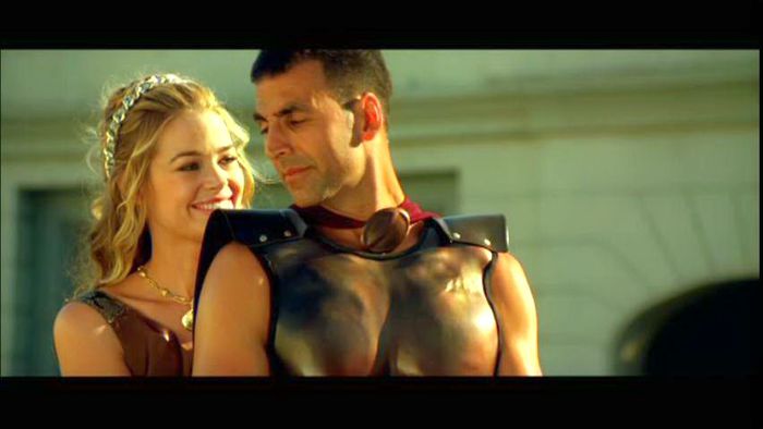 009KIQ_Denise_Richards_003 - Akshay Kumar