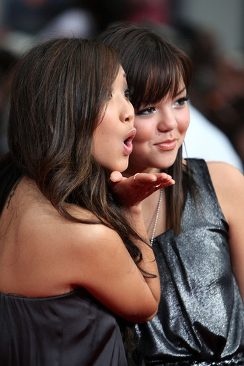 Premiere+Walt+Disney+Pictures+Hannah+Montana+Gx4_biZ6gRal - Brenda Song