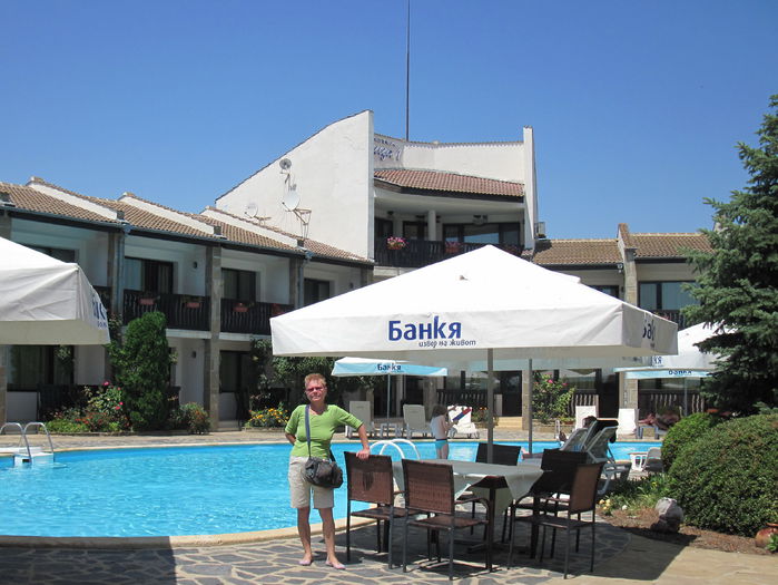 Carapcea, un hotel cu piscina