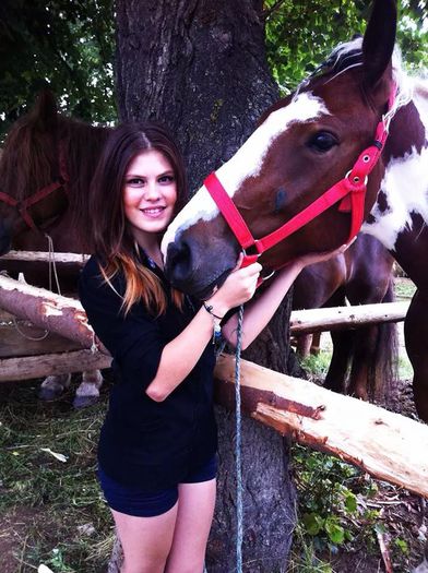 10872507_900600449984375_705534650_n