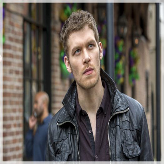 █ ▄→ -îi rupe gâtul elenei şi o bagă întrun seif- o îngroapă undeva- -cl-; (distracţie plăcută poftim :)))))) -intră în casă-
