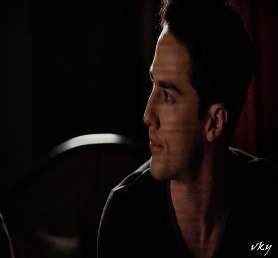 ▬ ❝Nu sunt bolnav totusi...|se ridica| - here - episode 38 - done