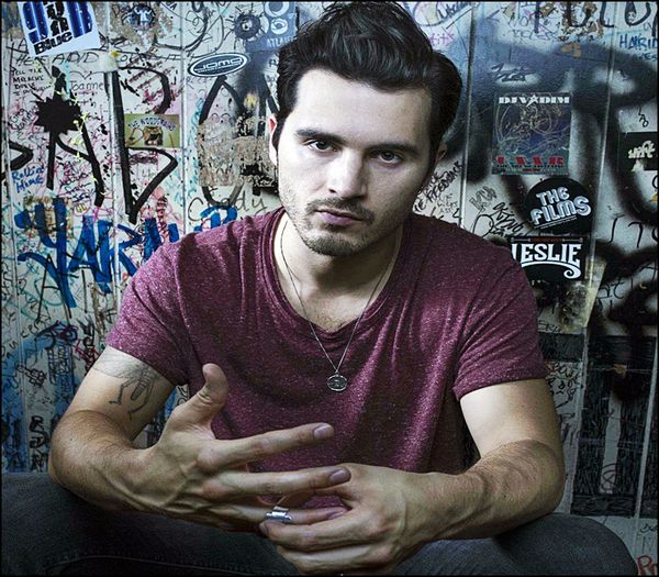 ✿ - Cu placere! *se uita cu ea la TV* - here - episode 38 - done