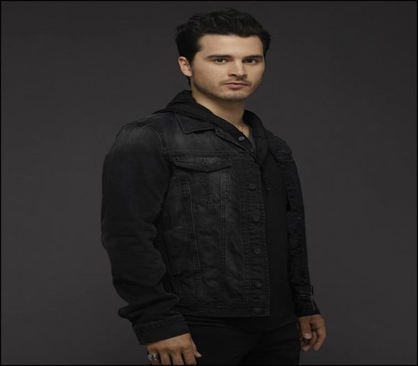 ✿ - Merry Christmas! #rebe ;CL; Puteai sa-i zici Rebekai sa sterga cosntrangerea si nu mai trebuia sa afle nimeni#elena
