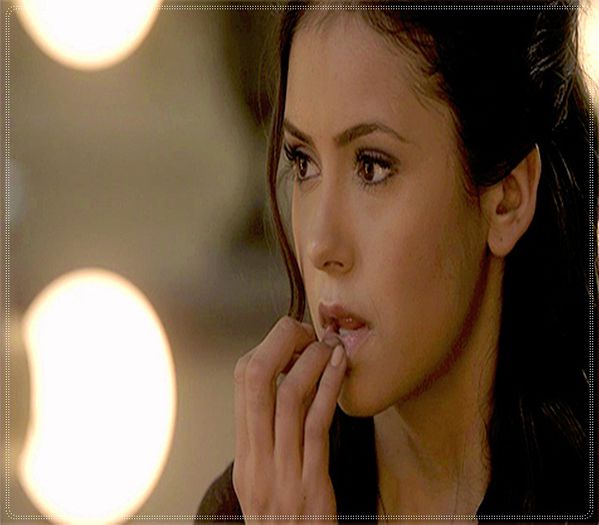 》clk *se pune nas in nas cu Rebekah*Nu te speria, n-o sa te sarut...Constrange-ma; Fa-ma sa dispara constrangerea lu fratitu mare si bleg=)).
